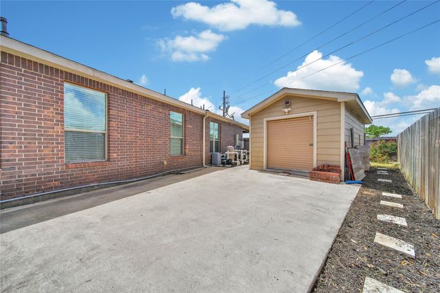 3143 S Royce Circle, Manvel, TX 77578