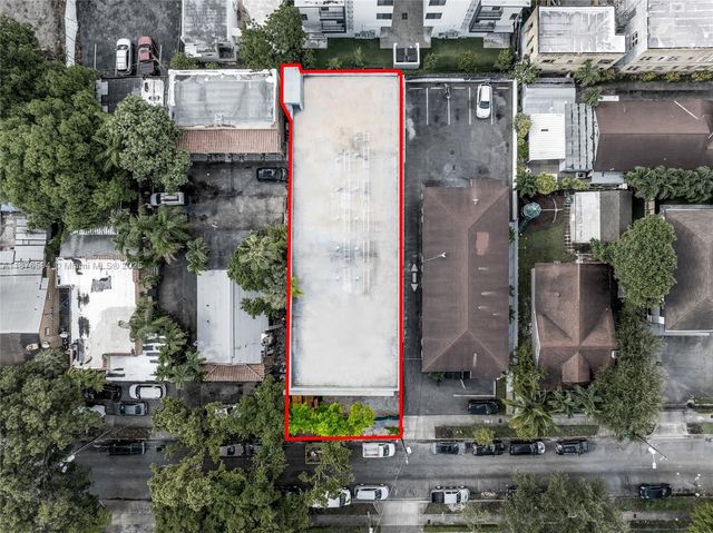 1254 SW 2nd St, Miami, FL 33135