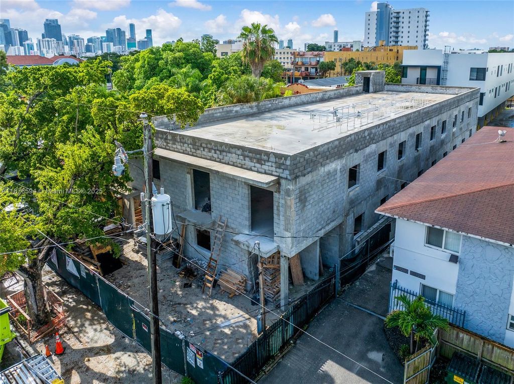 1254 SW 2nd St, Miami, FL 33135