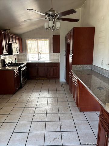 18716 Oakmoor, Canyon Country, CA 91351