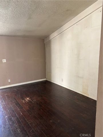 18716 Oakmoor, Canyon Country, CA 91351
