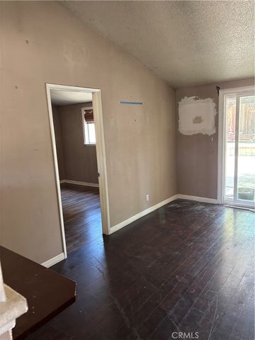18716 Oakmoor, Canyon Country, CA 91351