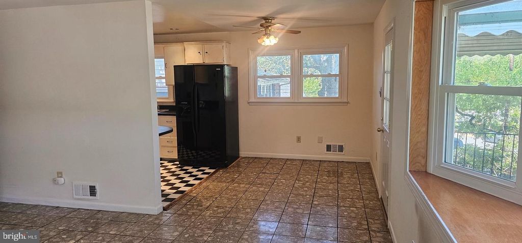 2711 GROVETON ST, Alexandria, VA 22306