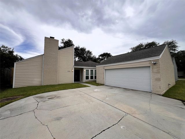 11831 Briar Forest Drive, Houston, TX 77077