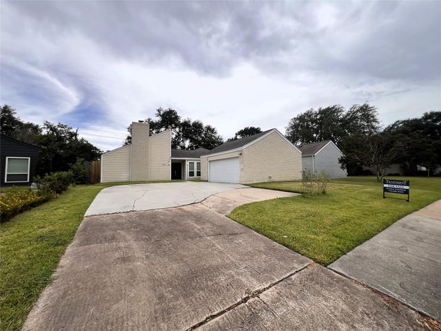 11831 Briar Forest Drive, Houston, TX 77077