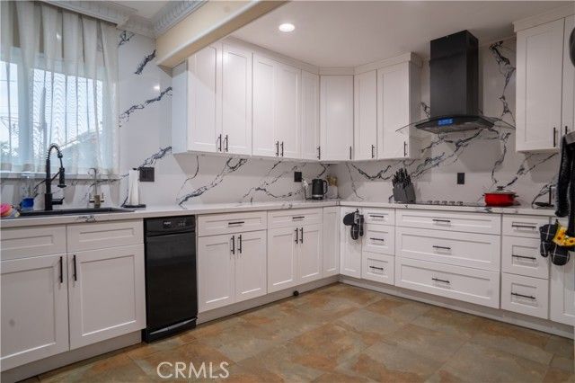 6930 Balcom, Reseda (los Angeles), CA 91335