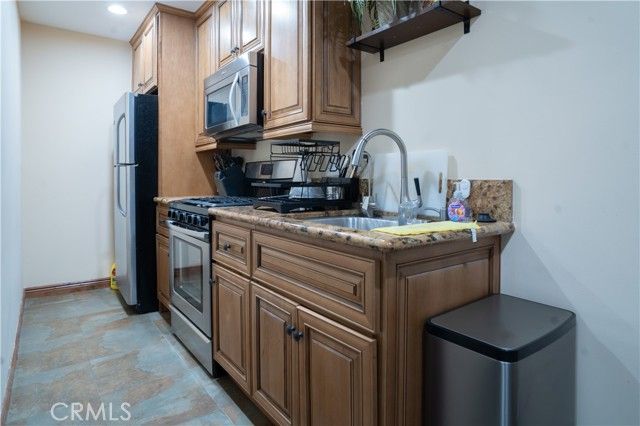 6930 Balcom, Reseda (los Angeles), CA 91335