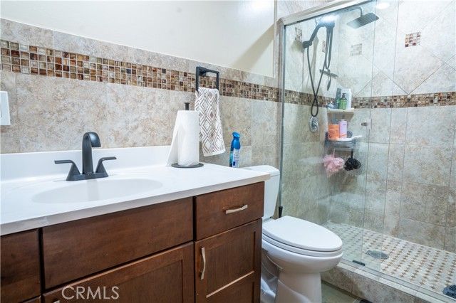 6930 Balcom, Reseda (los Angeles), CA 91335