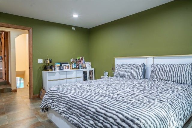 6930 Balcom, Reseda (los Angeles), CA 91335