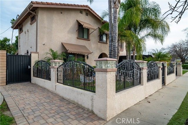 6930 Balcom, Reseda (los Angeles), CA 91335