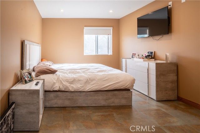 6930 Balcom, Reseda (los Angeles), CA 91335