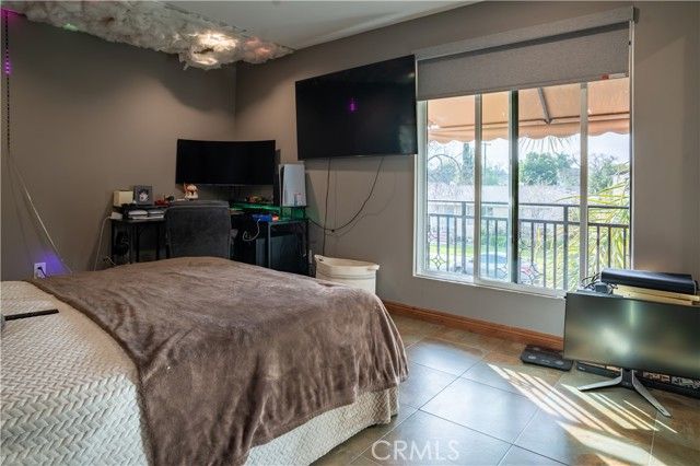 6930 Balcom, Reseda (los Angeles), CA 91335