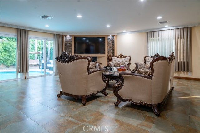 6930 Balcom, Reseda (los Angeles), CA 91335