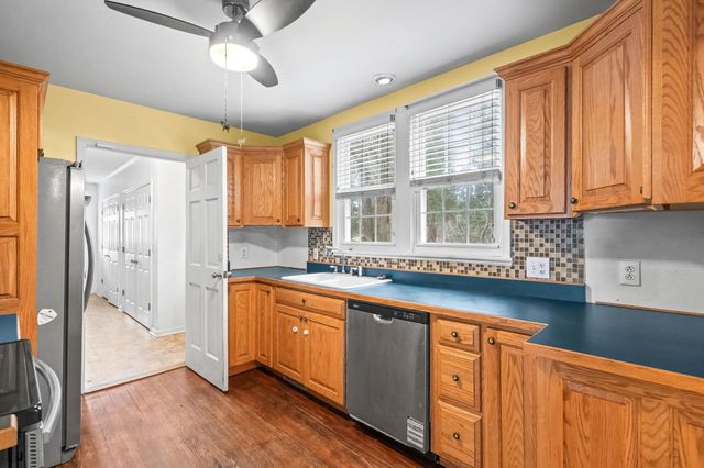 102 Sandwall Dr., Tabor City, NC 28463