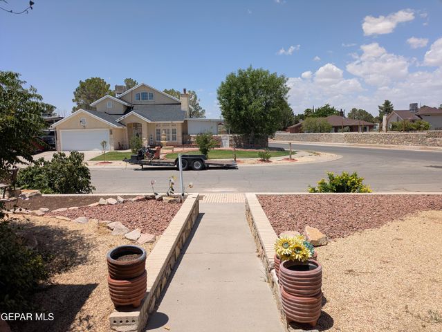 13940 JEWELED DESERT Drive, Horizon City, TX 79928