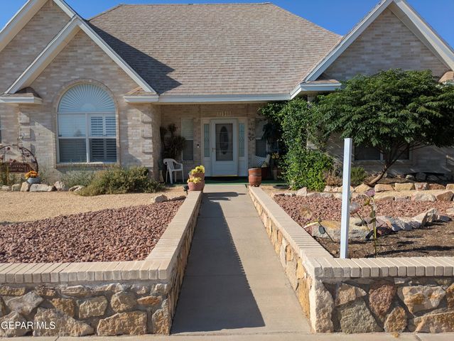 13940 JEWELED DESERT Drive, Horizon City, TX 79928