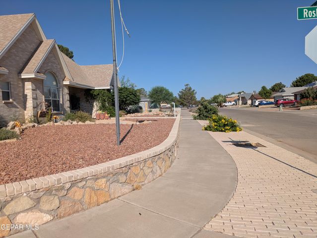 13940 JEWELED DESERT Drive, Horizon City, TX 79928