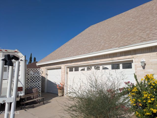 13940 JEWELED DESERT Drive, Horizon City, TX 79928