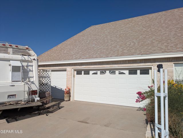 13940 JEWELED DESERT Drive, Horizon City, TX 79928