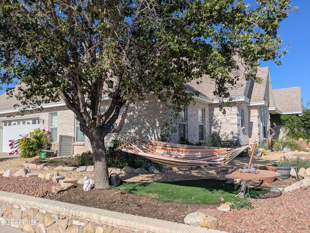 13940 JEWELED DESERT Drive, Horizon City, TX 79928
