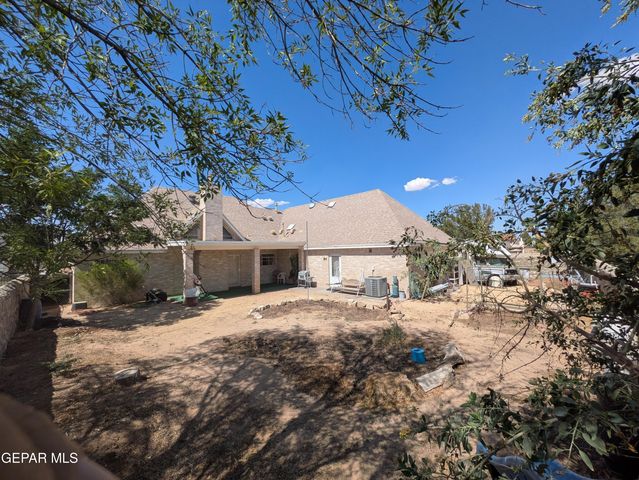 13940 JEWELED DESERT Drive, Horizon City, TX 79928