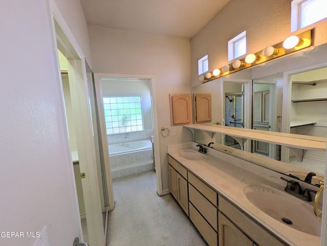13940 JEWELED DESERT Drive, Horizon City, TX 79928