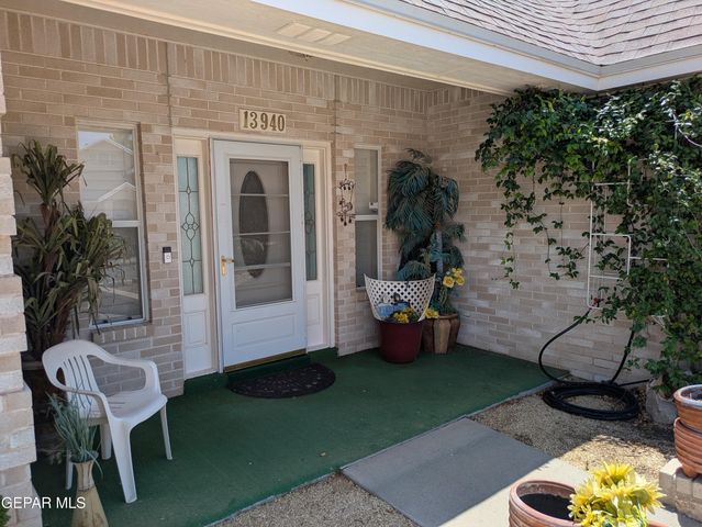 13940 JEWELED DESERT Drive, Horizon City, TX 79928