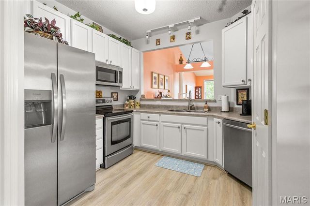 2071 Hawks Landing Drive C, Lake St Louis, MO 63367