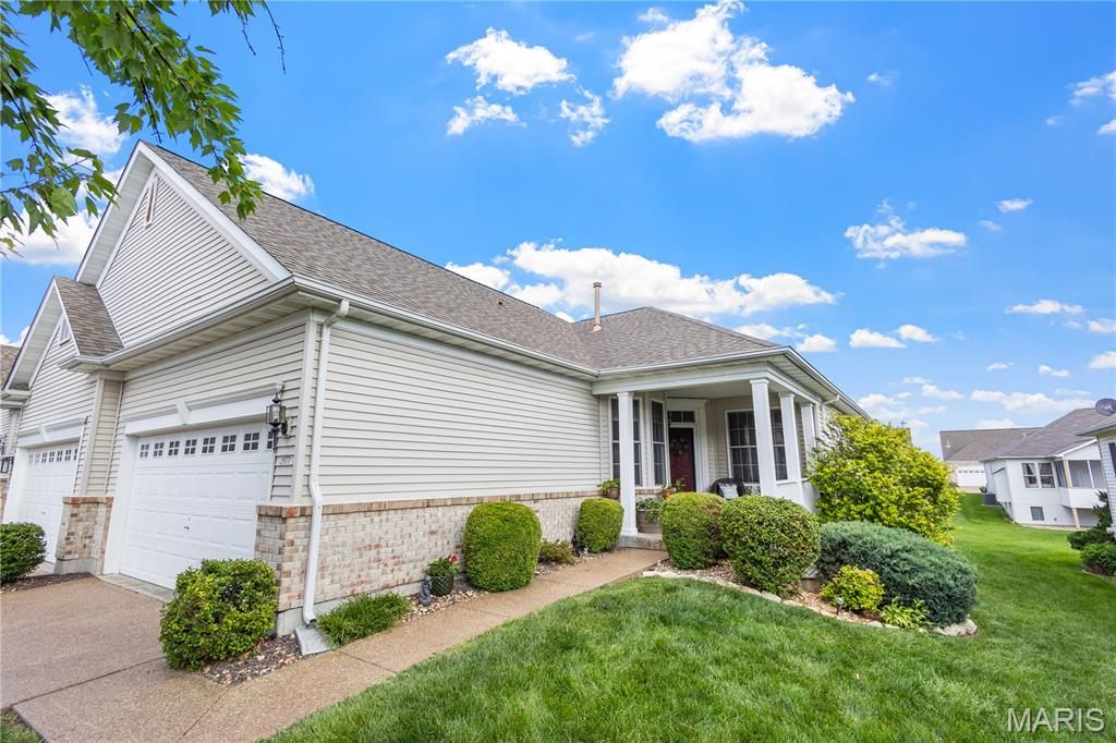 2071 Hawks Landing Drive C, Lake St Louis, MO 63367
