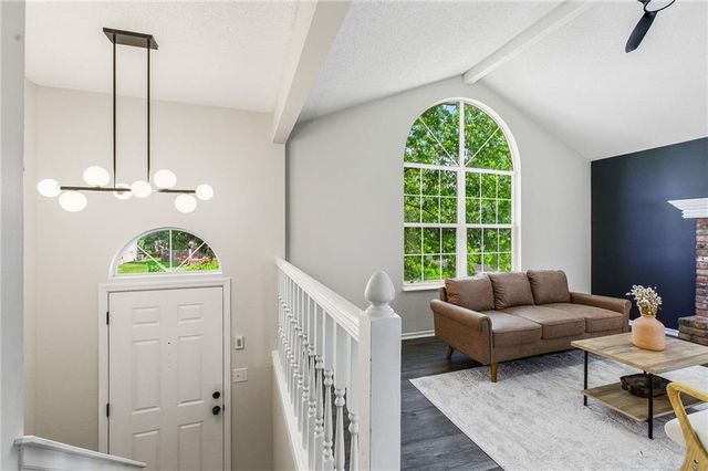 612 SE Bugle Court, Blue Springs, MO 64014