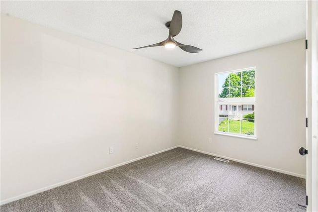 612 SE Bugle Court, Blue Springs, MO 64014