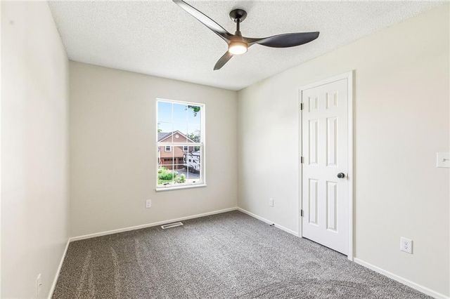 612 SE Bugle Court, Blue Springs, MO 64014