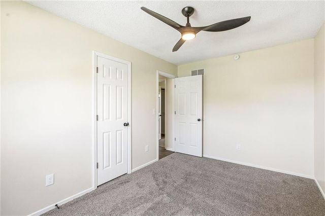 612 SE Bugle Court, Blue Springs, MO 64014