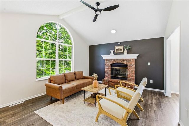 612 SE Bugle Court, Blue Springs, MO 64014