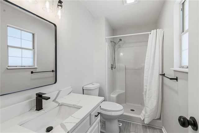 612 SE Bugle Court, Blue Springs, MO 64014