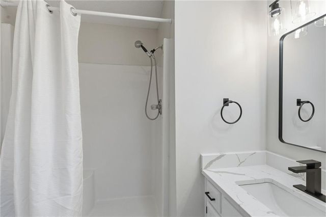 612 SE Bugle Court, Blue Springs, MO 64014