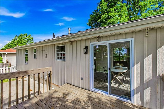 612 SE Bugle Court, Blue Springs, MO 64014