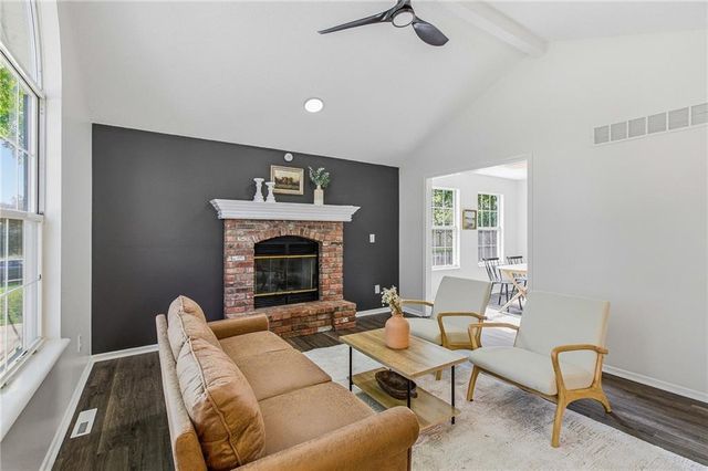 612 SE Bugle Court, Blue Springs, MO 64014
