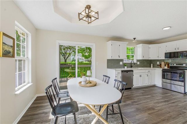 612 SE Bugle Court, Blue Springs, MO 64014