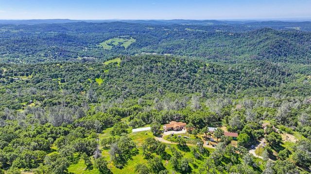 17475 Misty Dawn Ln, Grass Valley, CA 95949