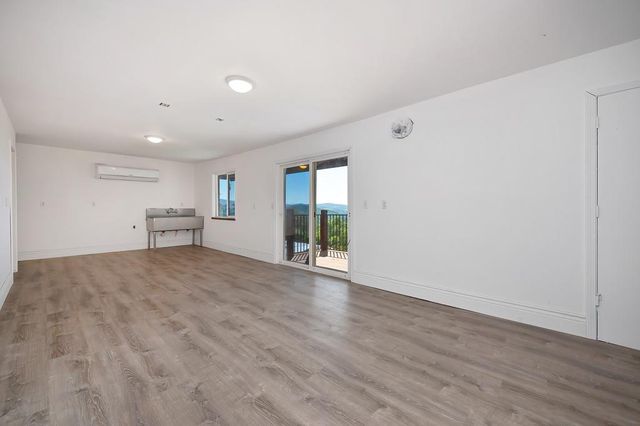 17475 Misty Dawn Ln, Grass Valley, CA 95949