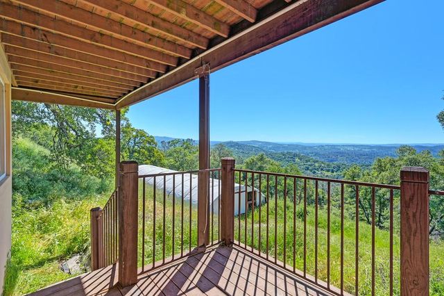 17475 Misty Dawn Ln, Grass Valley, CA 95949