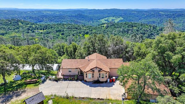 17475 Misty Dawn Ln, Grass Valley, CA 95949