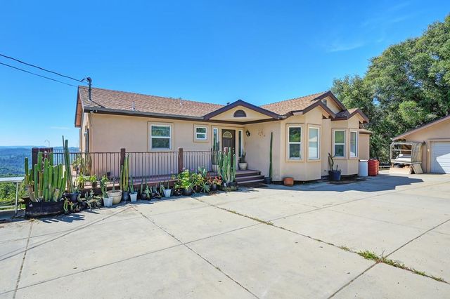 17475 Misty Dawn Ln, Grass Valley, CA 95949