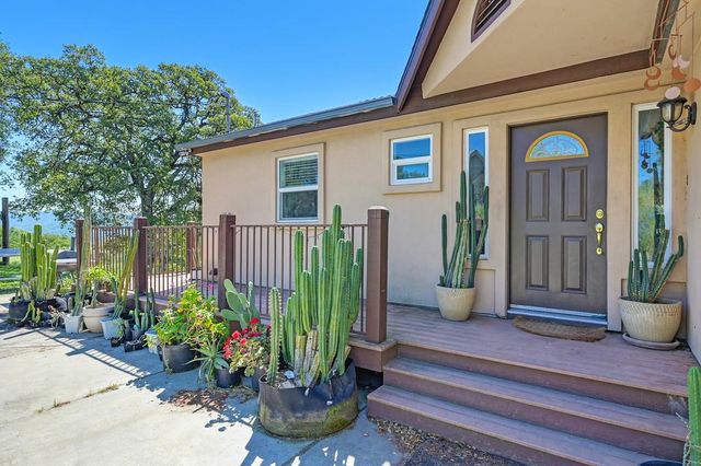 17475 Misty Dawn Ln, Grass Valley, CA 95949