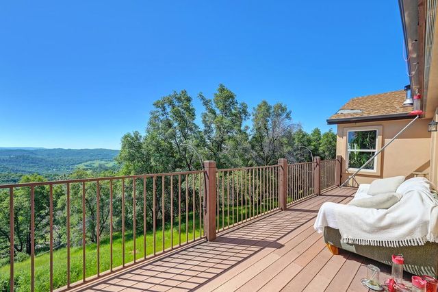 17475 Misty Dawn Ln, Grass Valley, CA 95949