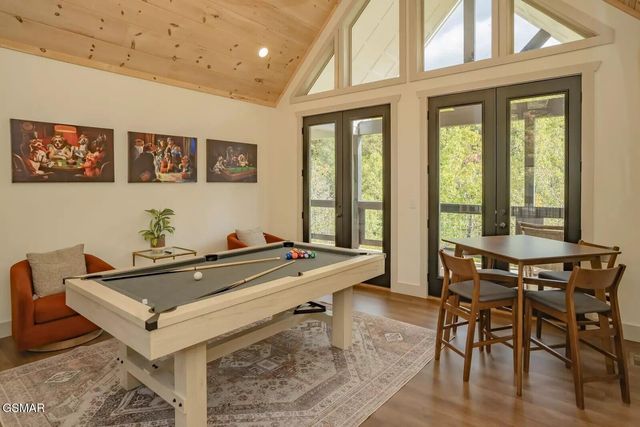 821 Sunshine Trail, Gatlinburg, TN 37738