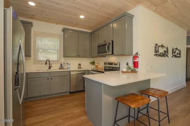 821 Sunshine Trail, Gatlinburg, TN 37738