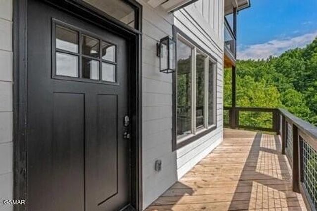 821 Sunshine Trail, Gatlinburg, TN 37738