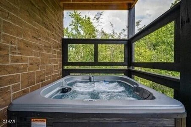 821 Sunshine Trail, Gatlinburg, TN 37738